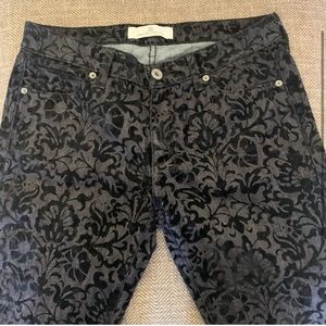 Excellent Preowned Condition Dakota Collective Black Velvet Denim Jeans Size 27.